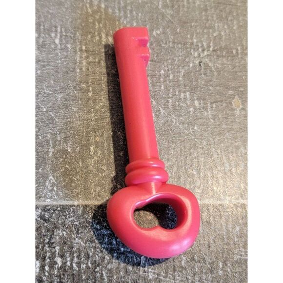 Red key play pretend toy figure doll accessory - Picture 4 of 4